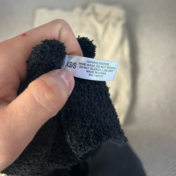 Fuzzy matching set — crop top and lounge pants - Picture 2 of 9